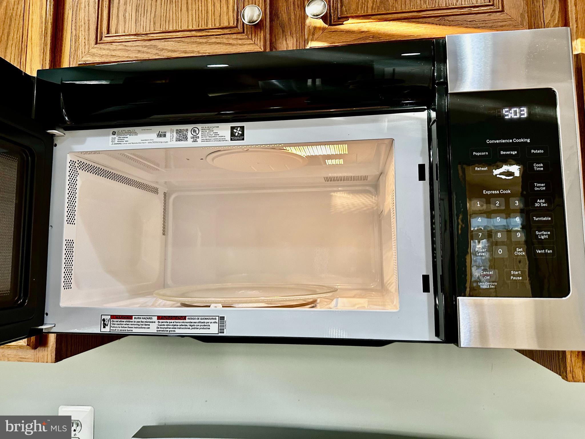 43438 Oxen Lane Chantilly, VA 20152 - Photo 13 of 49 a view of a car park in front of a building