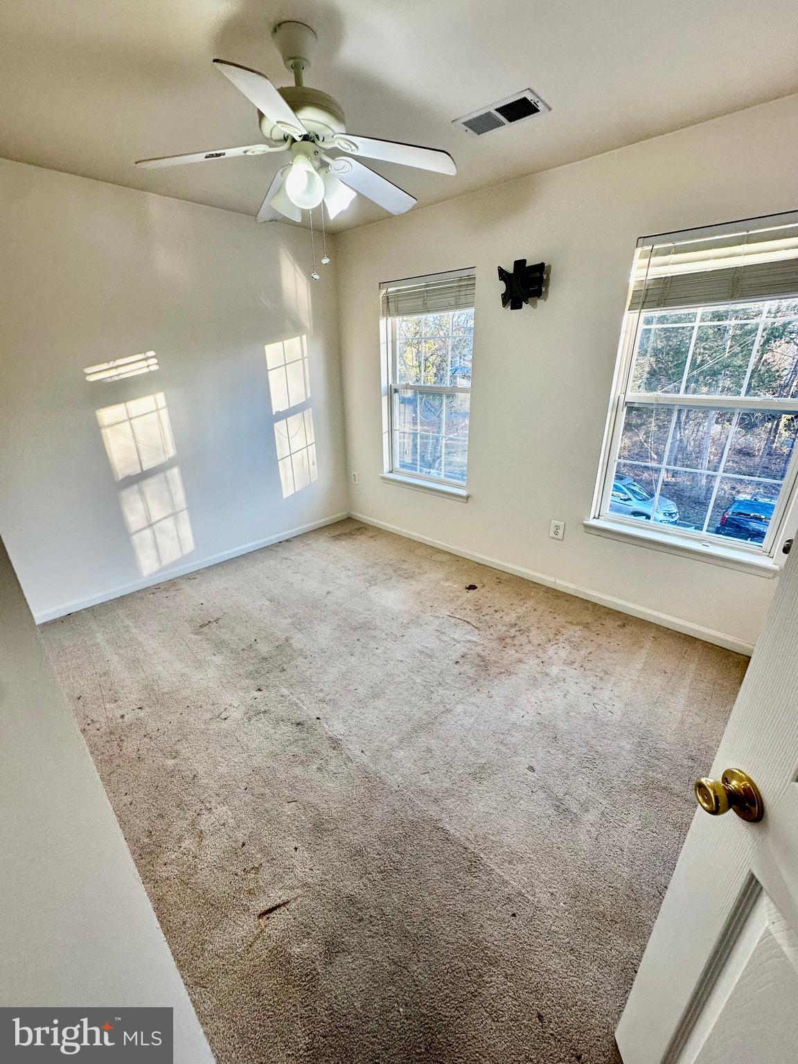 43438 Oxen Lane Chantilly, VA 20152 - Photo 30 of 49 a view of an empty room with a window