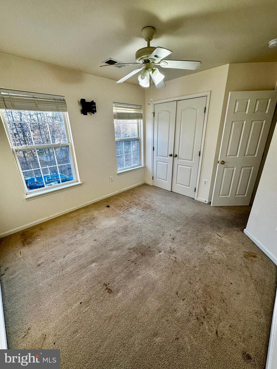 43438 Oxen Lane Chantilly, VA 20152 - Photo 31 of 49 a view of an empty room with a window