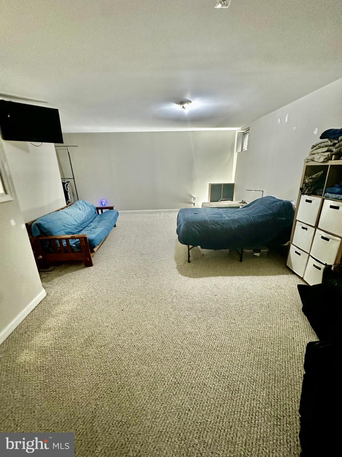 43438 Oxen Lane Chantilly, VA 20152 - Photo 49 of 49 a living room with furniture