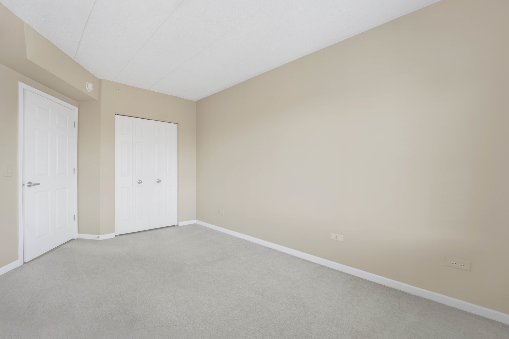 201 West Brush Hill Road, Unit 203 Elmhurst, IL 60126 - Photo 18 of 24 a view of an empty room