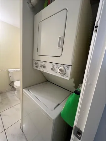 $2,200 | 260 Northwest 107th Avenue, Unit 212, Miami, FL 33172