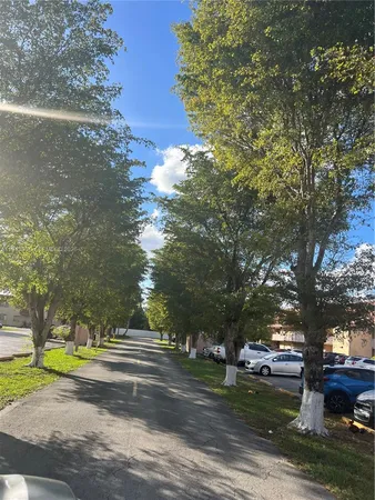 $2,200 | 260 Northwest 107th Avenue, Unit 212, Miami, FL 33172