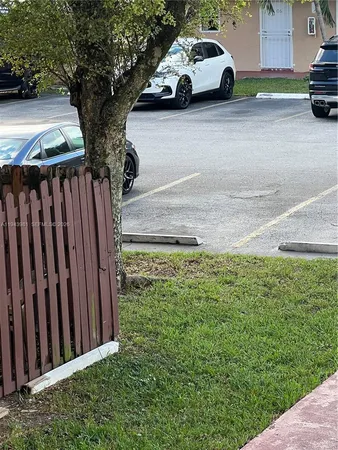 $2,200 | 260 Northwest 107th Avenue, Unit 212, Miami, FL 33172