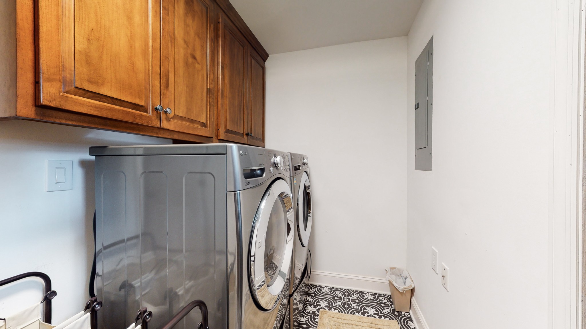 712 Spring Creek Road Lebanon, TN 37087 - Photo 17 of 33 a view of walk in closet