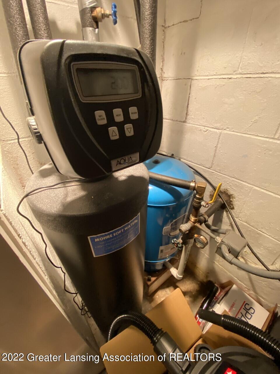 1100 Northcrest Road Lansing, MI 48906 - Photo 32 of 36 water softner