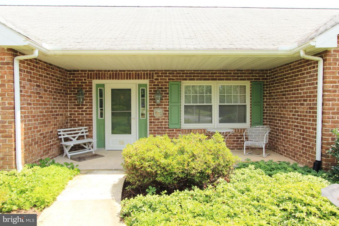 16 Countryside Lane Lititz, PA 17543 - Photo 3 of 28