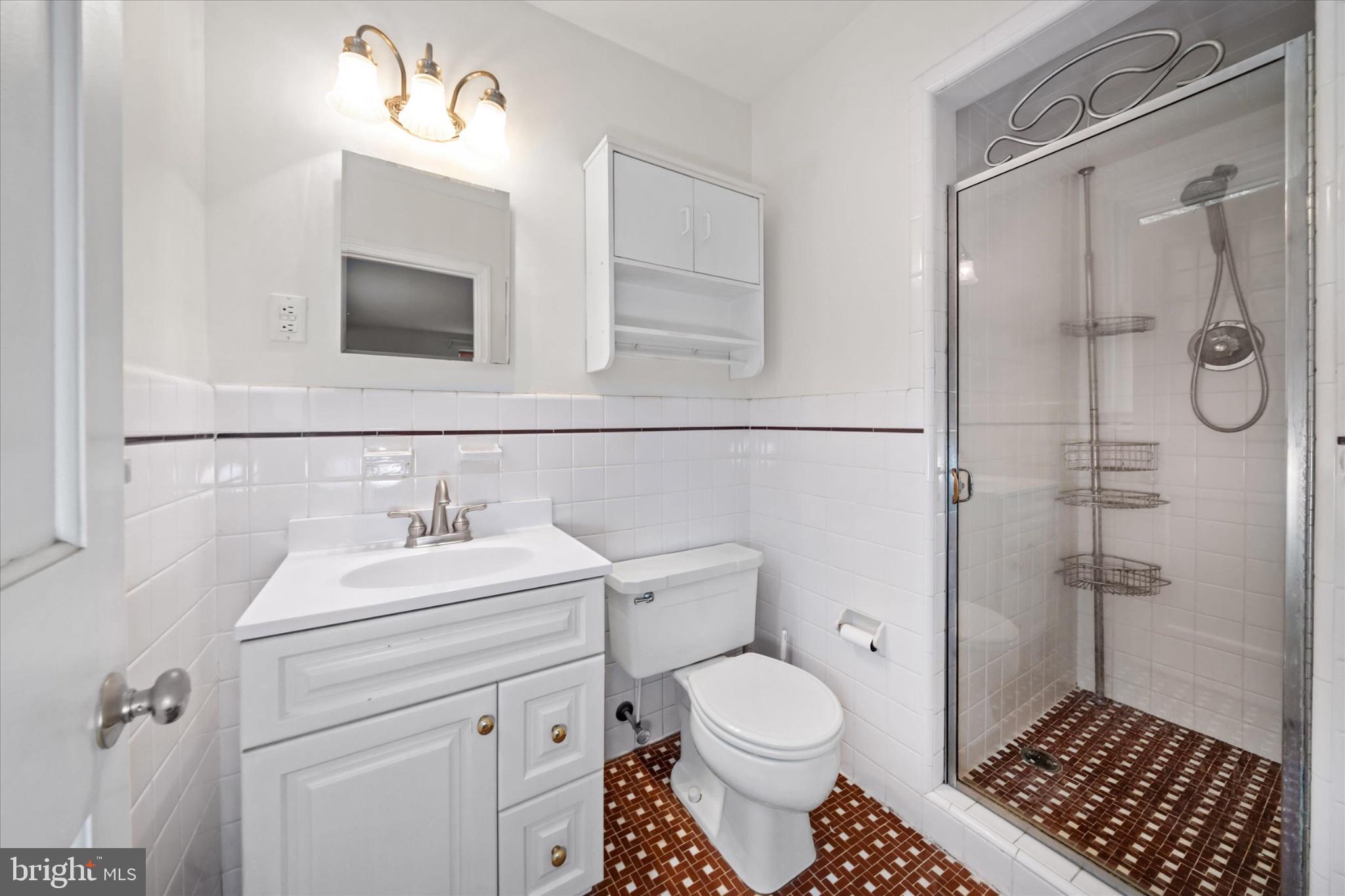 47 Paschall Road Wilmington, DE 19803 - Photo 14 of 26 Charming bathroom with modern finishes.