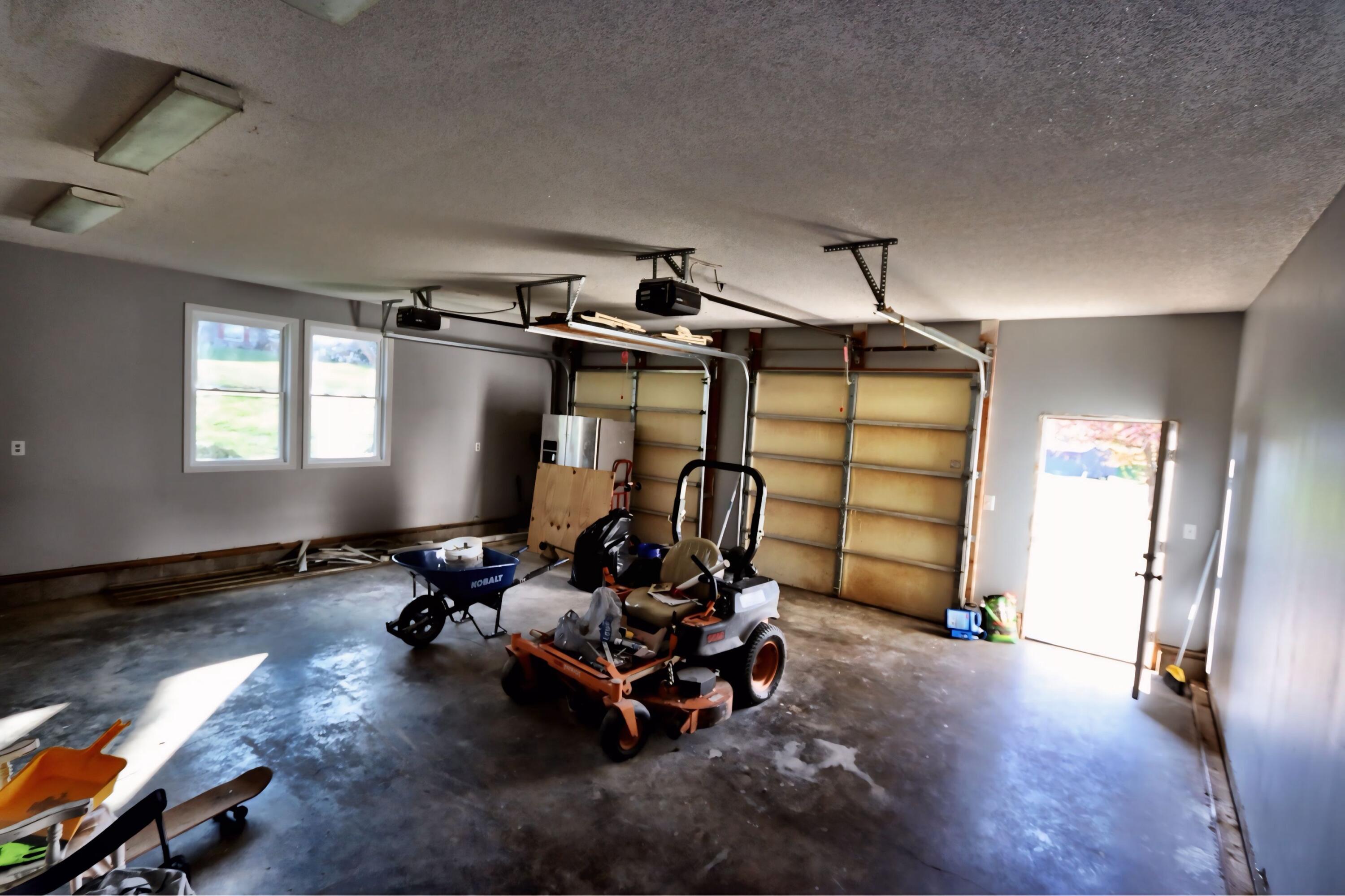 90 Bramblewood Road Corbin, KY 40701 - Photo 20 of 46 Garage