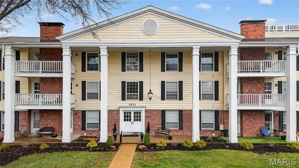 $190,000 | 1511 Hampton Hall Drive, Unit 17, Chesterfield, MO 63017