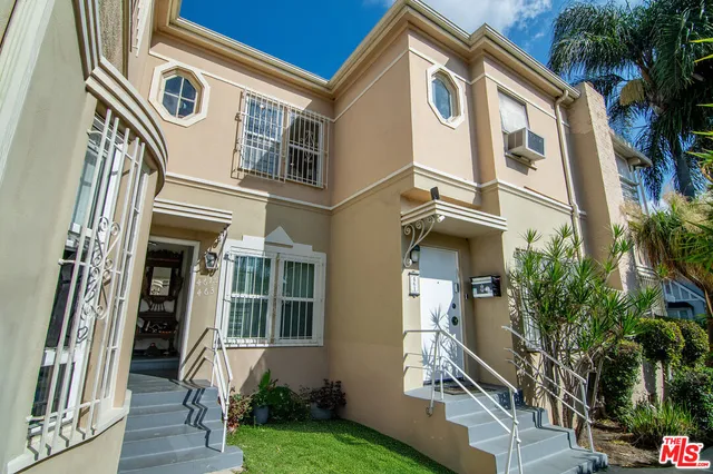 $1,899,000 | 461 North Vista Street, Los Angeles, CA 90036