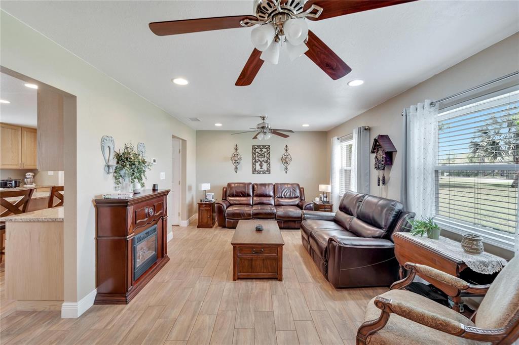 3790 Moores Lake Road Dover, FL 33527 - Photo 12 of 56 Main Home - Living room