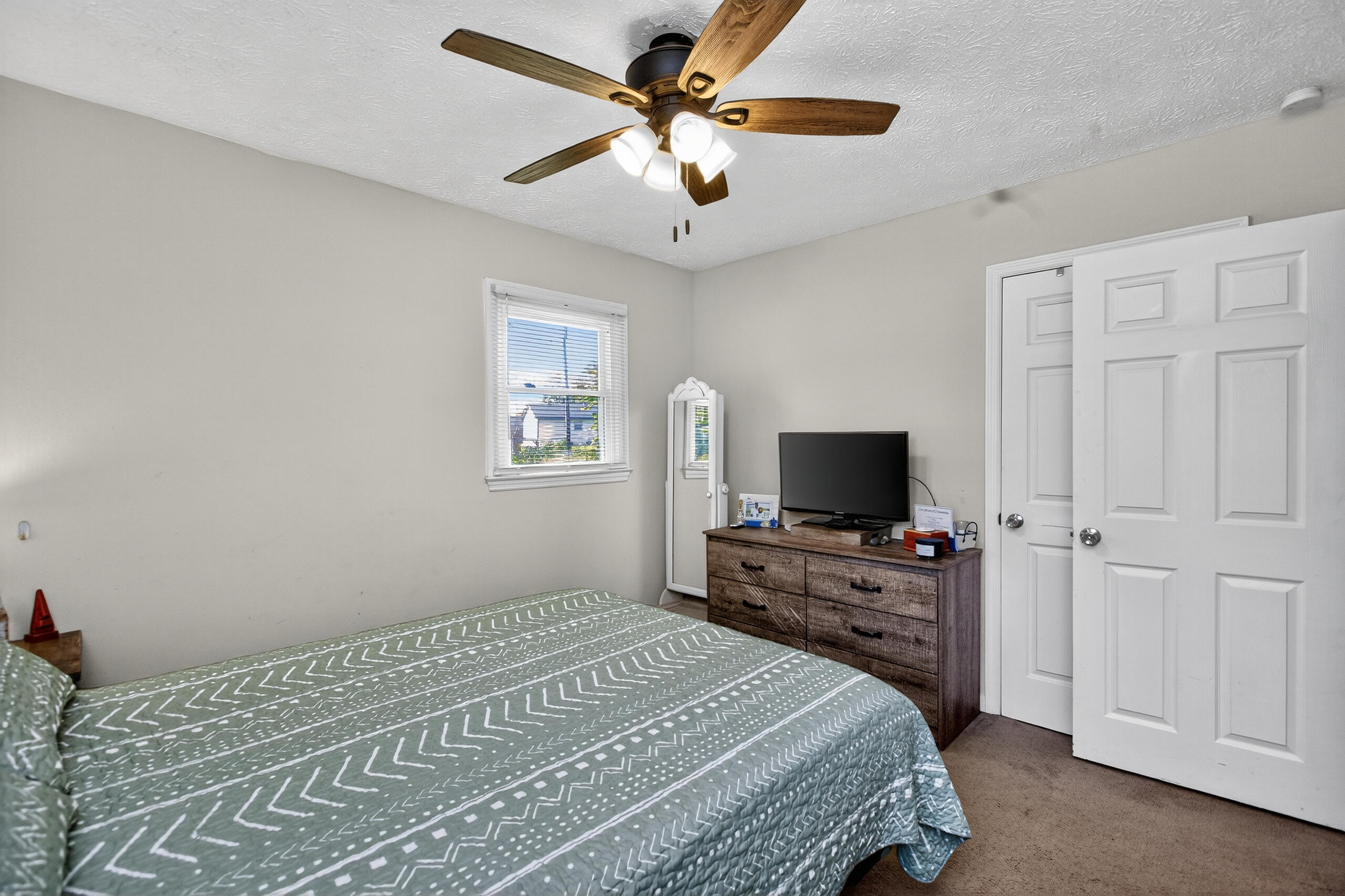 199 Dunroven Road Versailles, KY 40383 - Photo 14 of 22 114