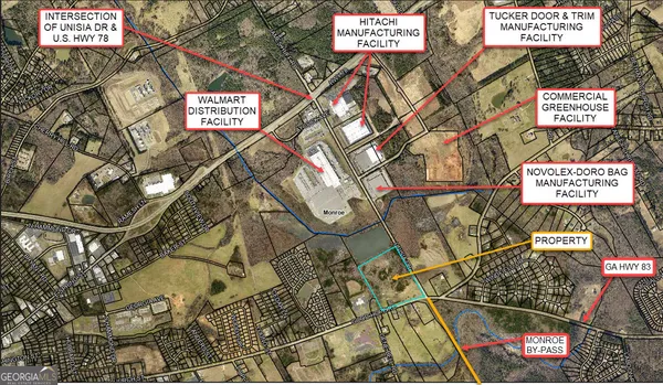 a view of a yard in front of a house