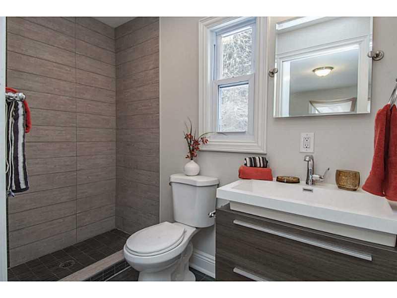 708 Ramon Drive Pittsburgh, PA 15238 - Photo 14 of 25 Master Bath/Spa.