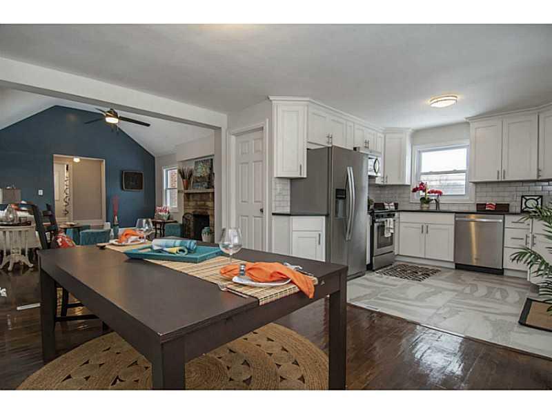 708 Ramon Drive Pittsburgh, PA 15238 - Photo 8 of 25 Dining Room.