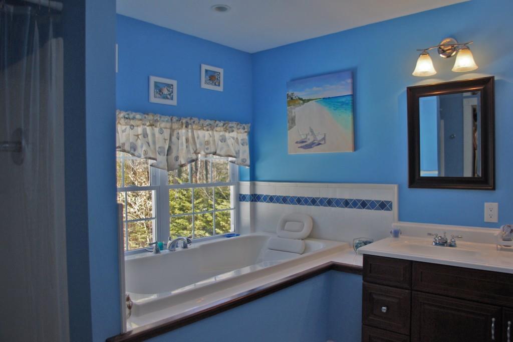 491 Runaround Pond Road Durham, ME 04222 - Photo 22 of 35 Master Bath