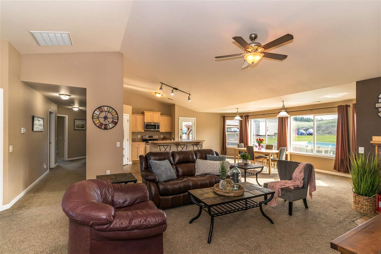 16313 North Dalton Road Spokane, WA 99208 - Photo 2 of 20