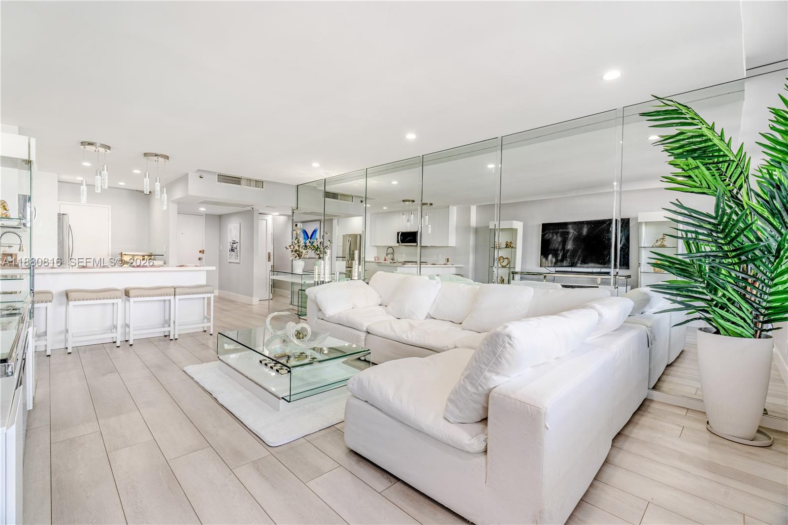 100 Lincoln Road, Unit 323 Miami Beach, FL 33139 - Photo 11 of 62