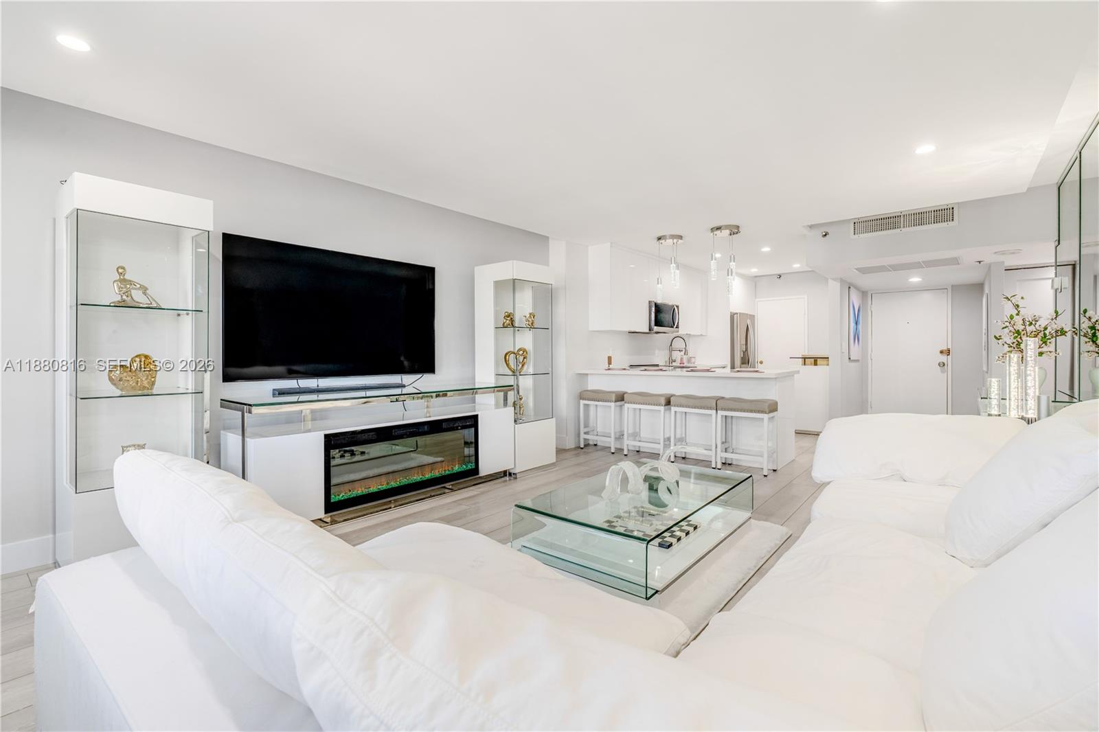 100 Lincoln Road, Unit 323 Miami Beach, FL 33139 - Photo 12 of 62