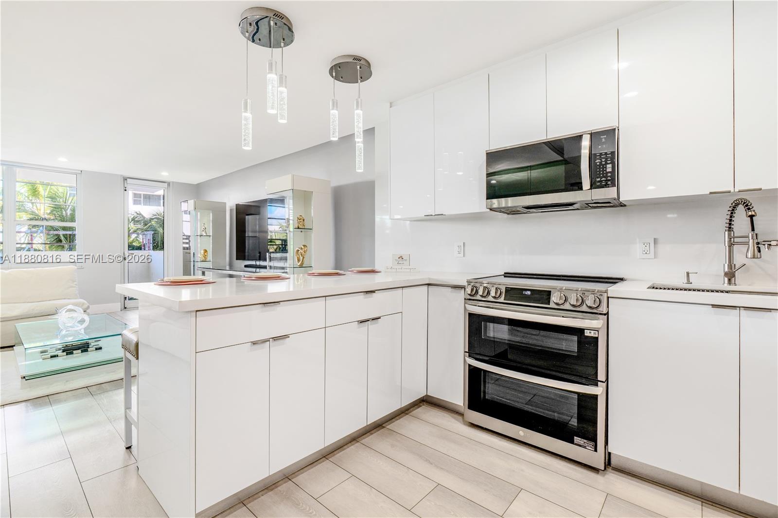 100 Lincoln Road, Unit 323 Miami Beach, FL 33139 - Photo 16 of 62