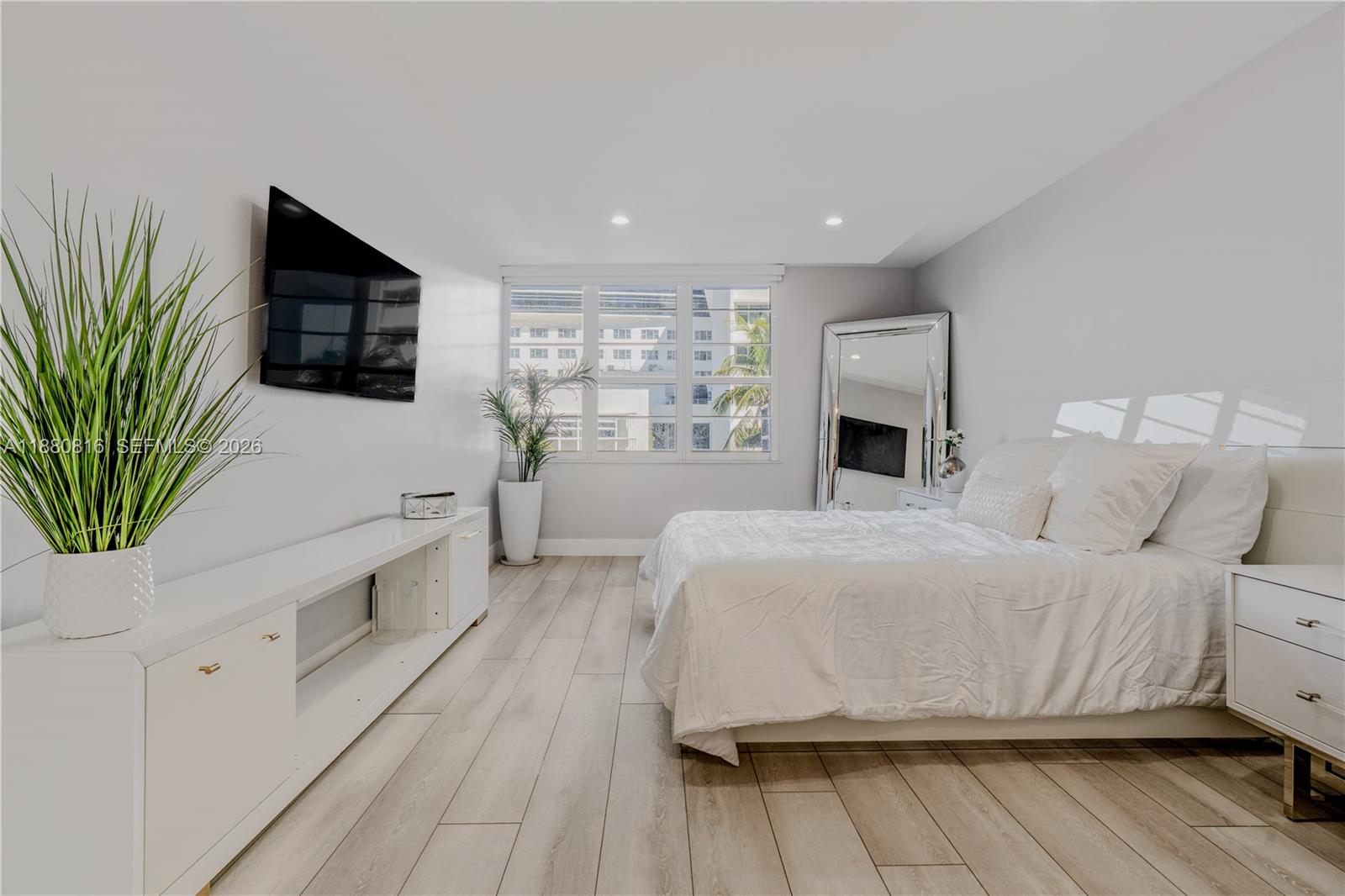 100 Lincoln Road, Unit 323 Miami Beach, FL 33139 - Photo 20 of 62