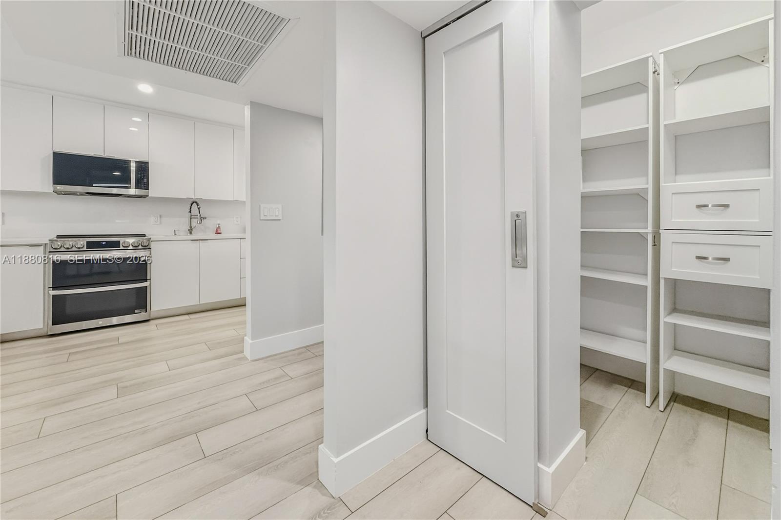 100 Lincoln Road, Unit 323 Miami Beach, FL 33139 - Photo 32 of 62