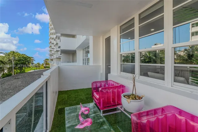 $689,000 | 100 Lincoln Road, Unit 323, Miami Beach, FL 33139