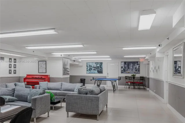 $689,000 | 100 Lincoln Road, Unit 323, Miami Beach, FL 33139