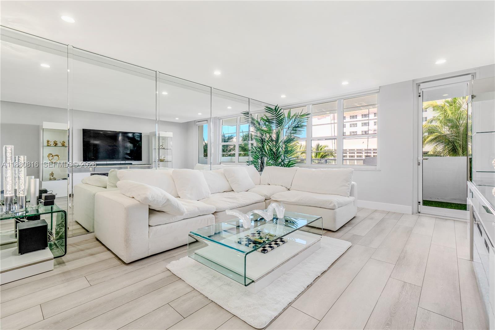 100 Lincoln Road, Unit 323 Miami Beach, FL 33139 - Photo 5 of 62
