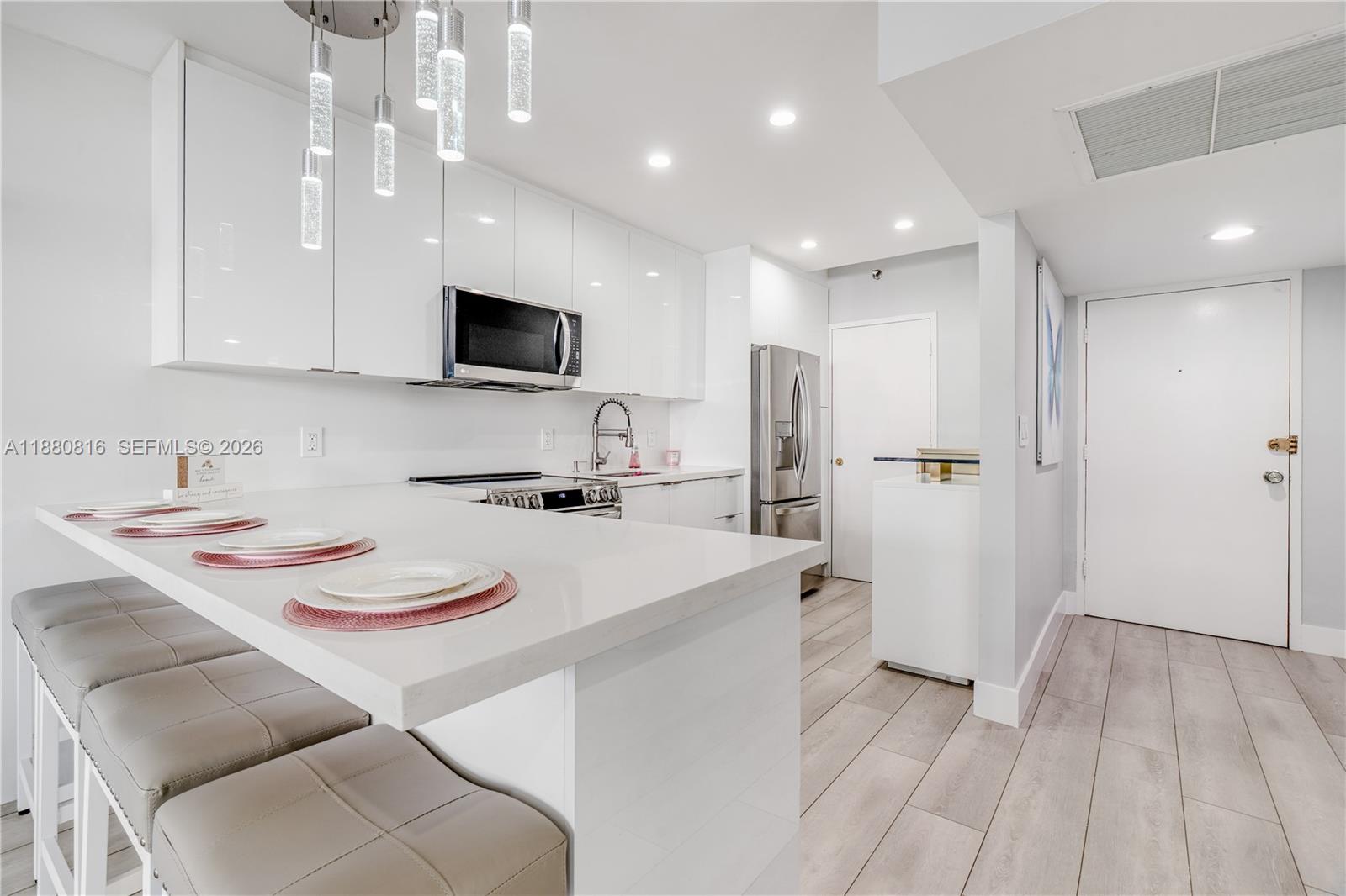100 Lincoln Road, Unit 323 Miami Beach, FL 33139 - Photo 10 of 62