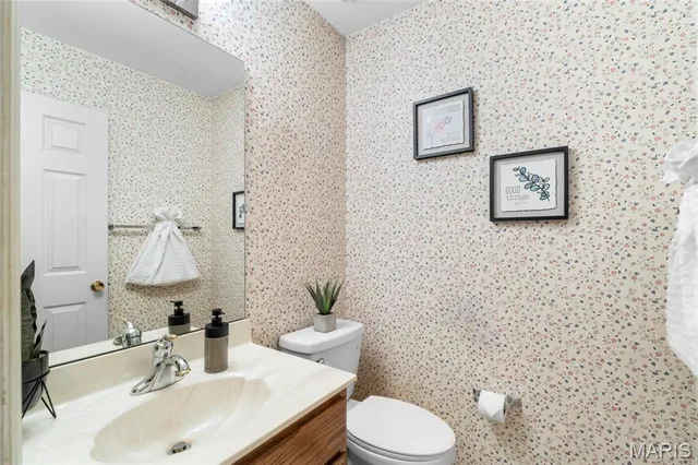 $329,900 | 2433 Lavinia Court, Florissant, MO 63033