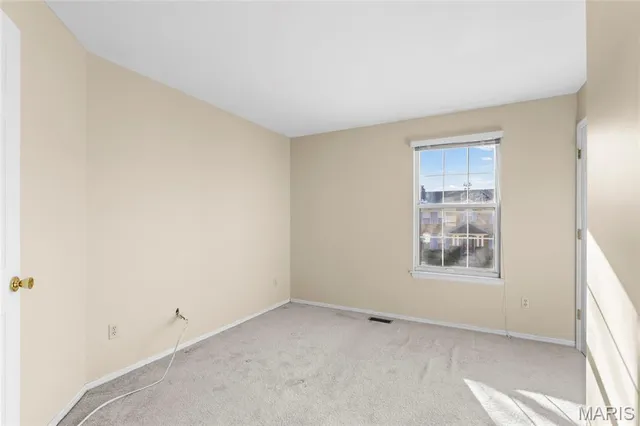 $329,900 | 2433 Lavinia Court, Florissant, MO 63033