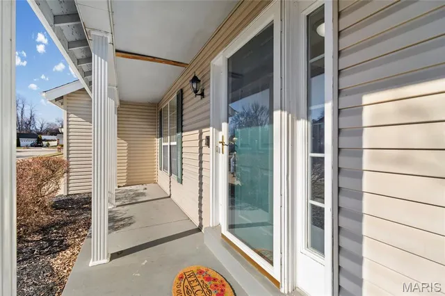 $329,900 | 2433 Lavinia Court, Florissant, MO 63033