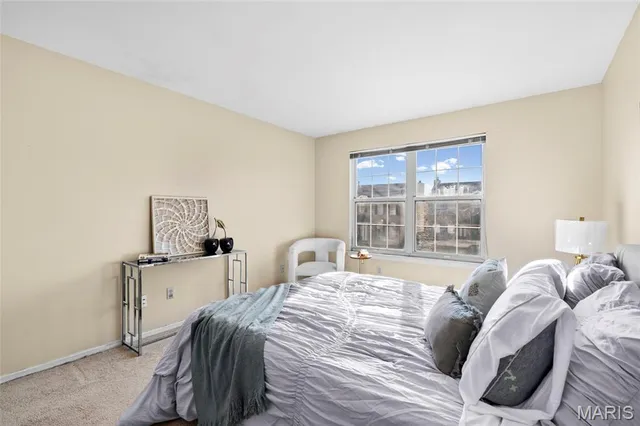 $329,900 | 2433 Lavinia Court, Florissant, MO 63033