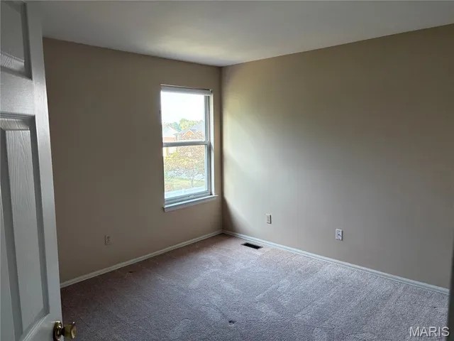 $329,900 | 2433 Lavinia Court, Florissant, MO 63033