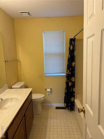 $329,900 | 2433 Lavinia Court, Florissant, MO 63033