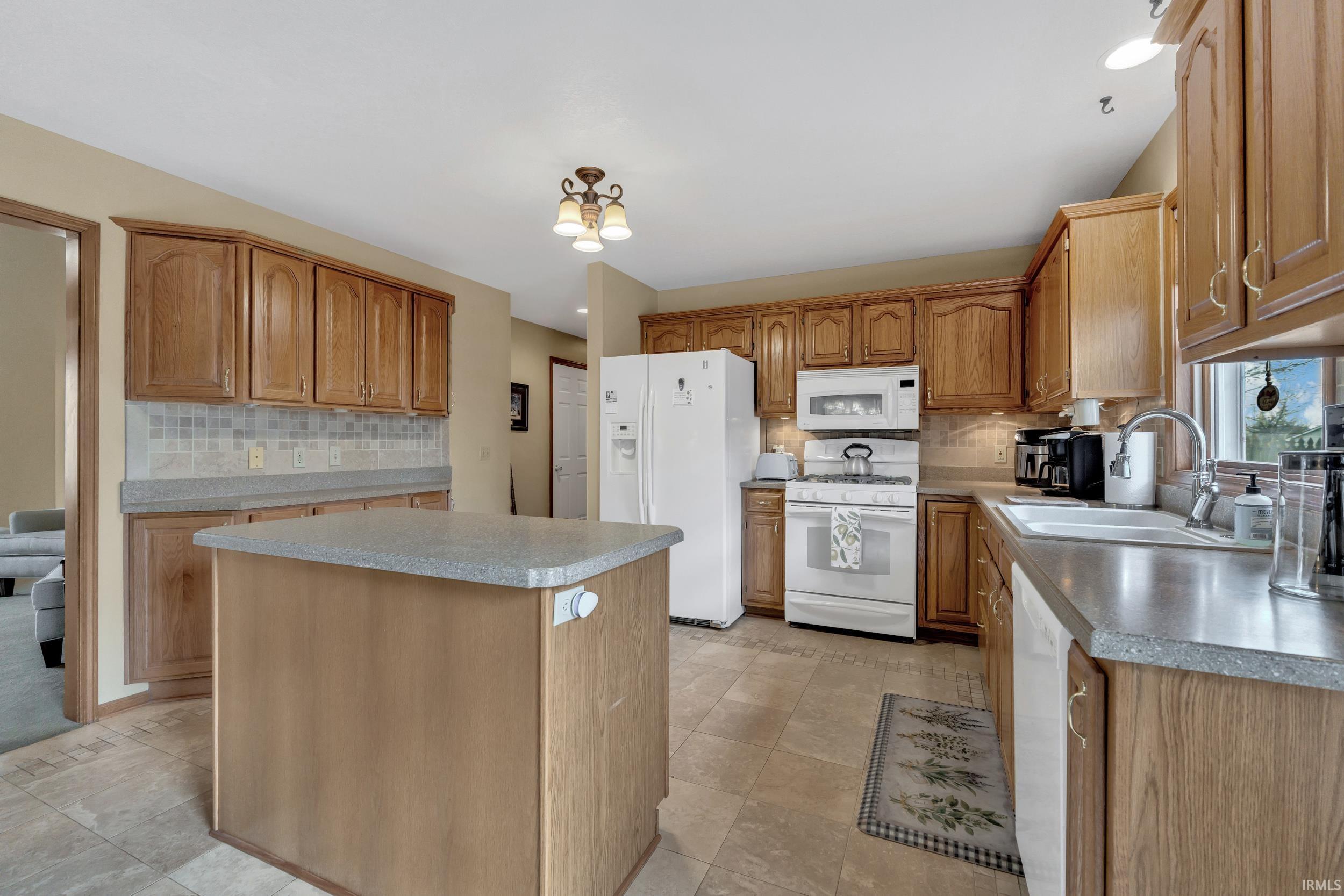 9125 Spring View Drive Fort Wayne, IN 46804 - Photo 16 of 36 Gallery Image 16