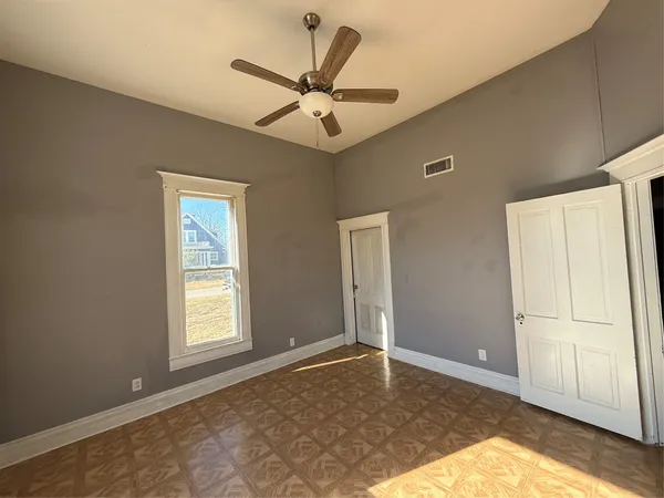 $194,000 | 246 West Clark Street, Bartlett, TX 76511