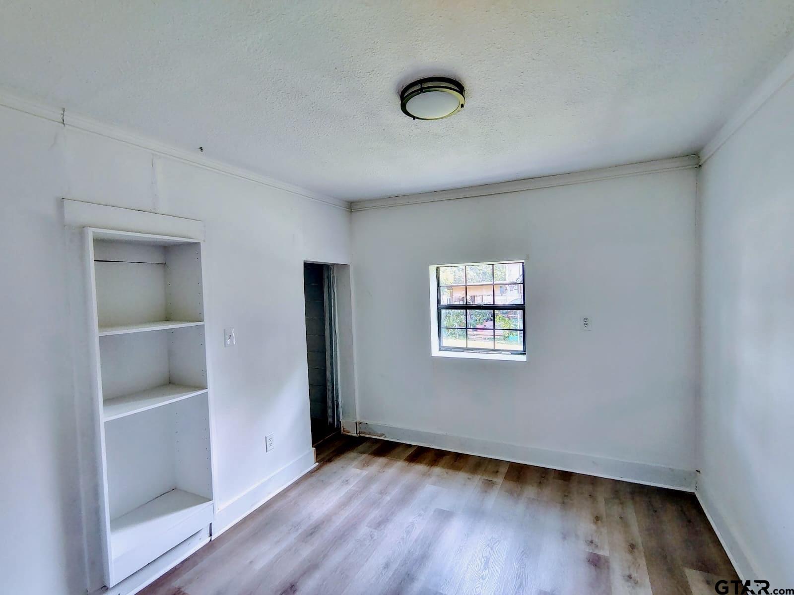 211 Watkins Street Longview, TX 75604 - Photo 11 of 26