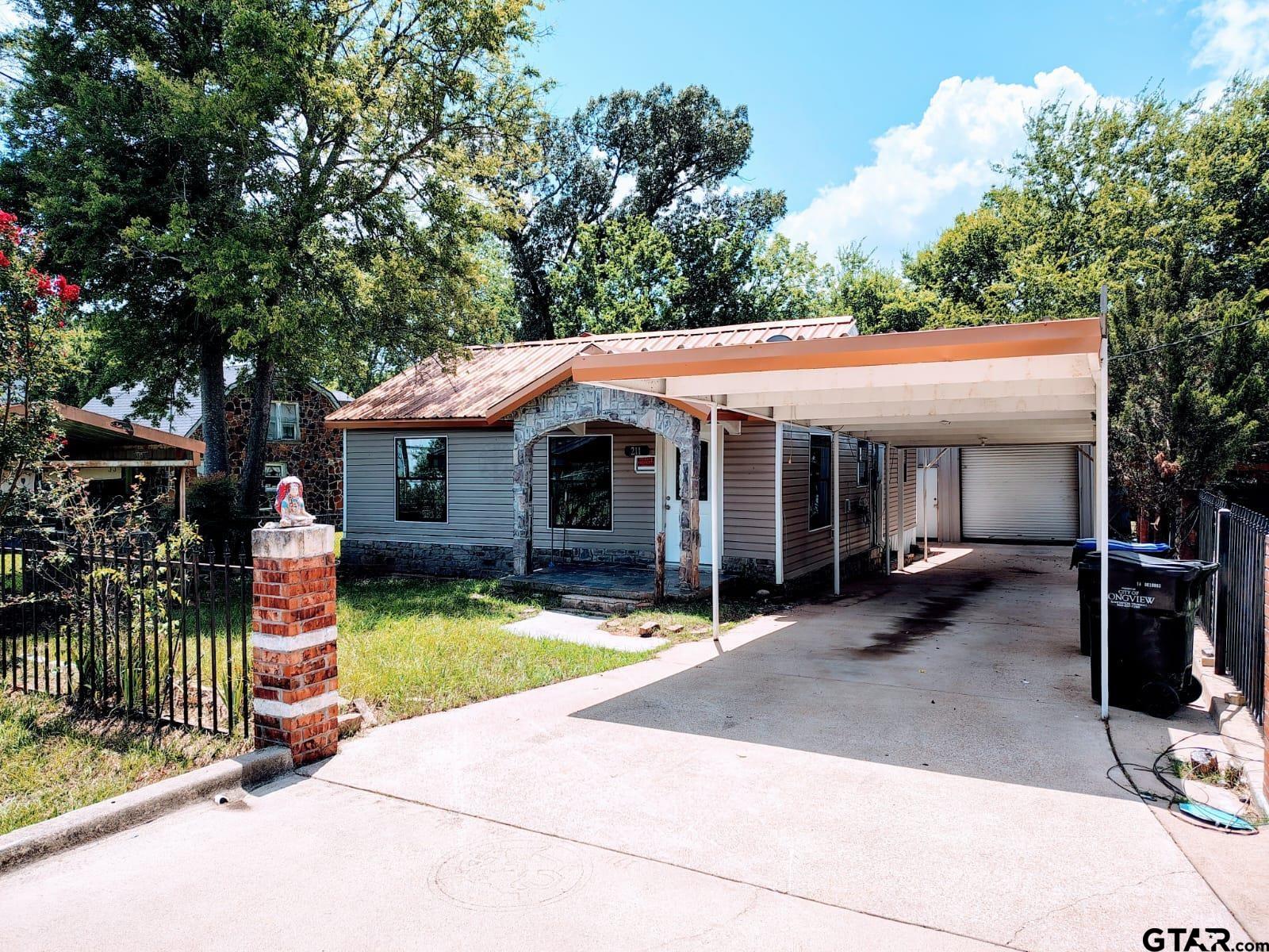 211 Watkins Street Longview, TX 75604 - Photo 2 of 26