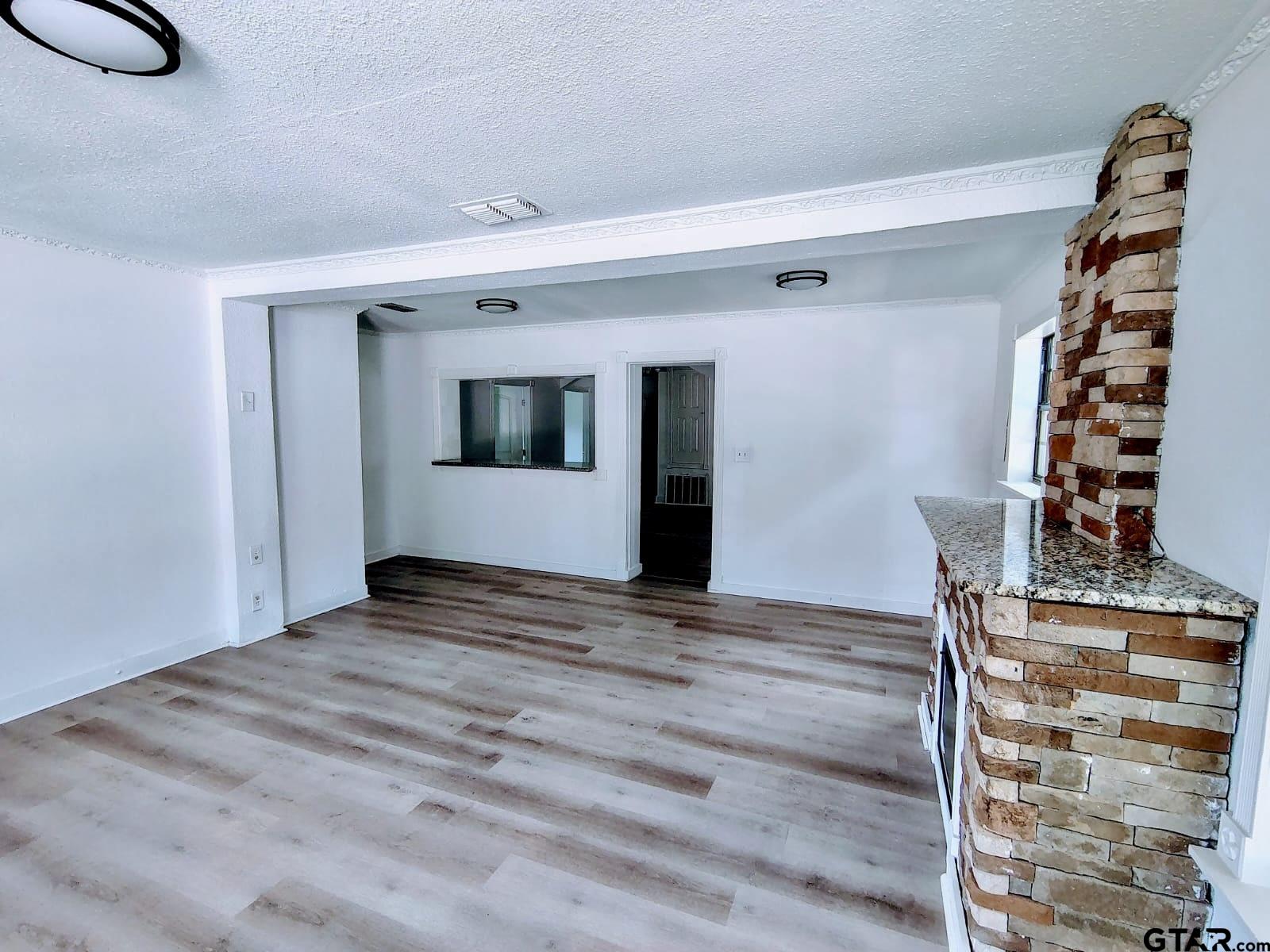 211 Watkins Street Longview, TX 75604 - Photo 6 of 26