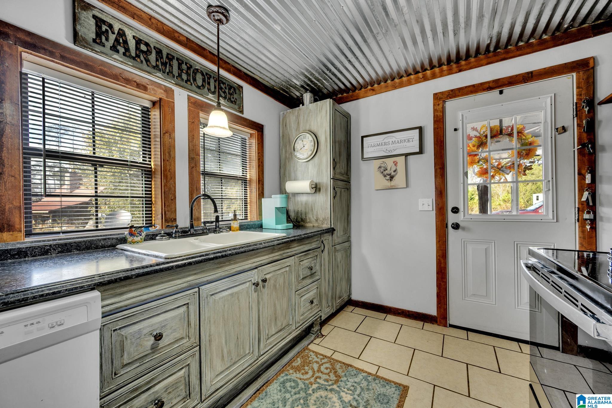 9737 Silley Dean Road Pinson, AL 35126 - Photo 5 of 32