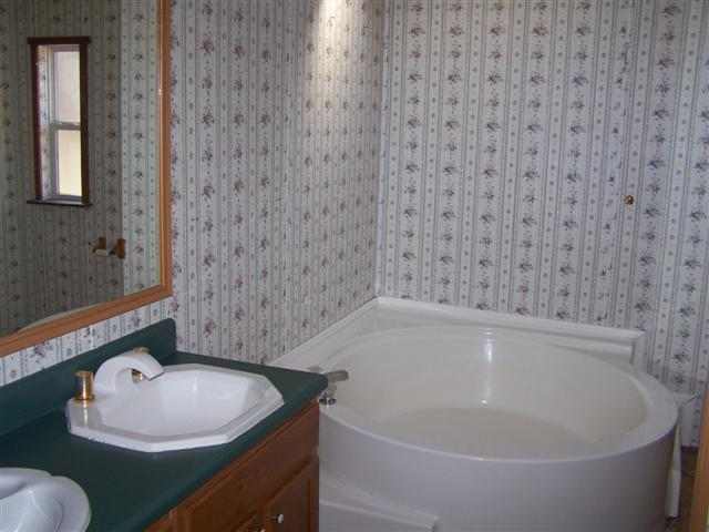 1213 Henderson Road Gray Court, SC 29645 - Photo 4 of 9