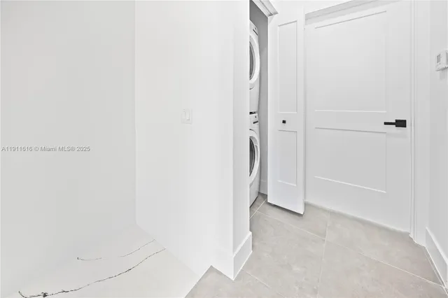 $990,000 | 526 Southwest 2nd Street, Unit 2, Miami, FL 33130