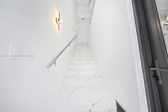 $990,000 | 526 Southwest 2nd Street, Unit 2, Miami, FL 33130