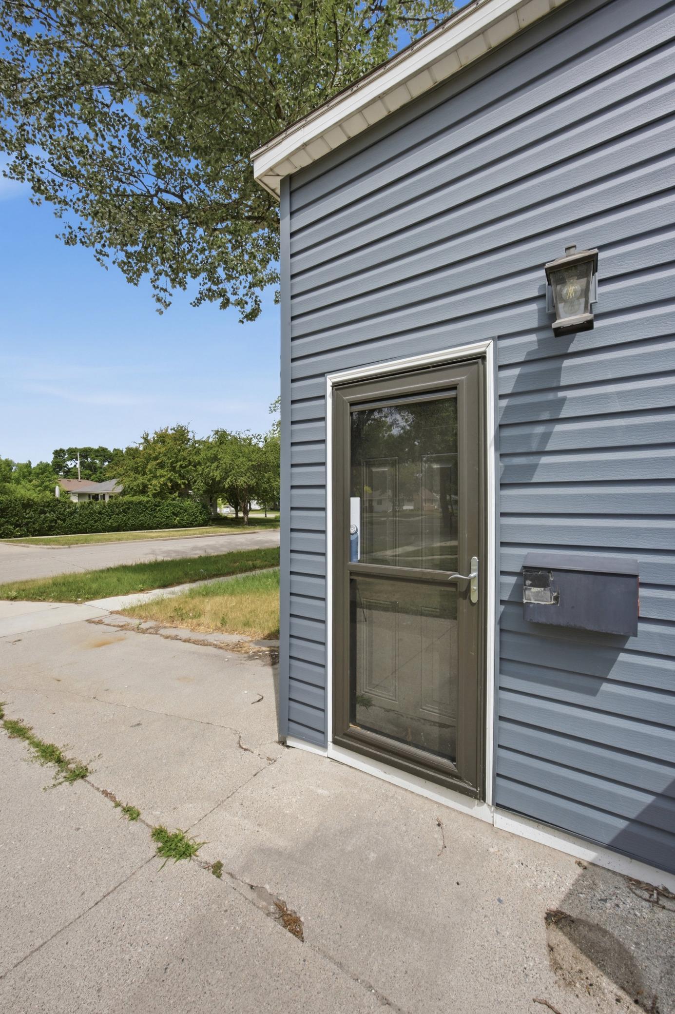 1306 18th Street South Fargo, ND 58103 - Photo 3 of 26