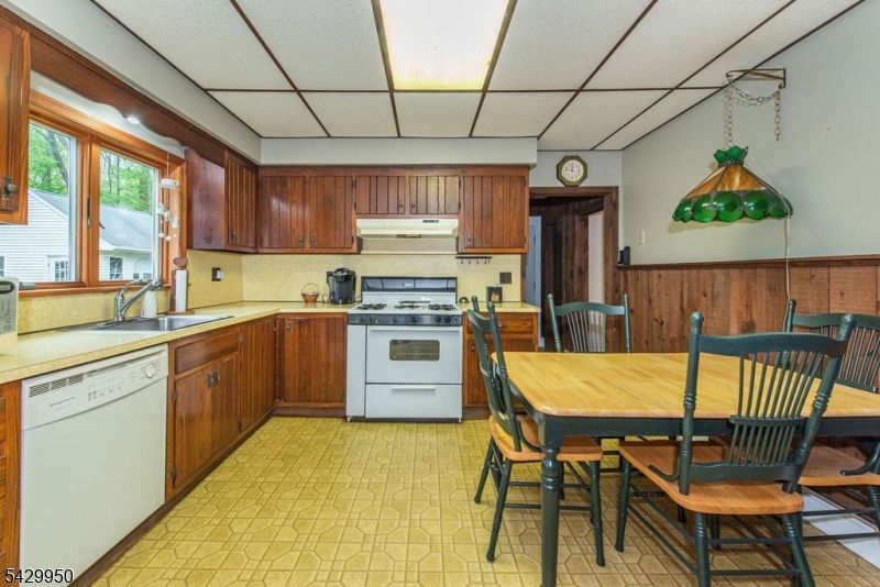 11 Oak Road Boonton, NJ 07005 - Photo 7 of 24