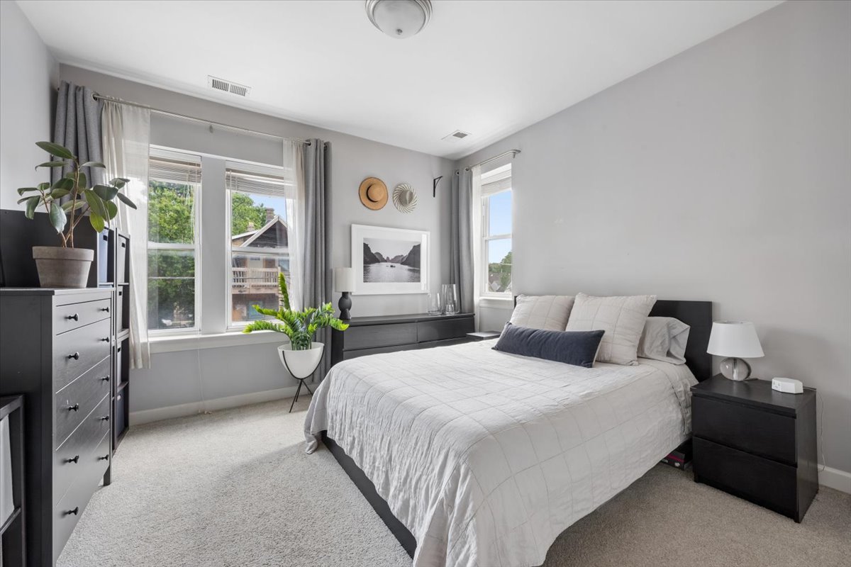 2114 North Spaulding Avenue, Unit 2 Chicago, IL 60647 - Photo 10 of 20