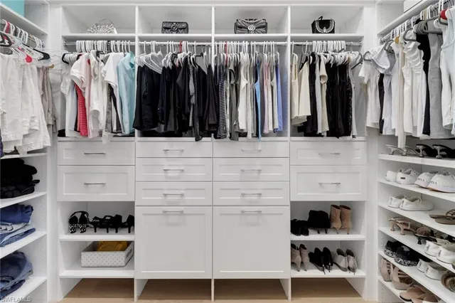 $2,285,000 | 14370 Laguna Springs Lane, Naples, FL 34114